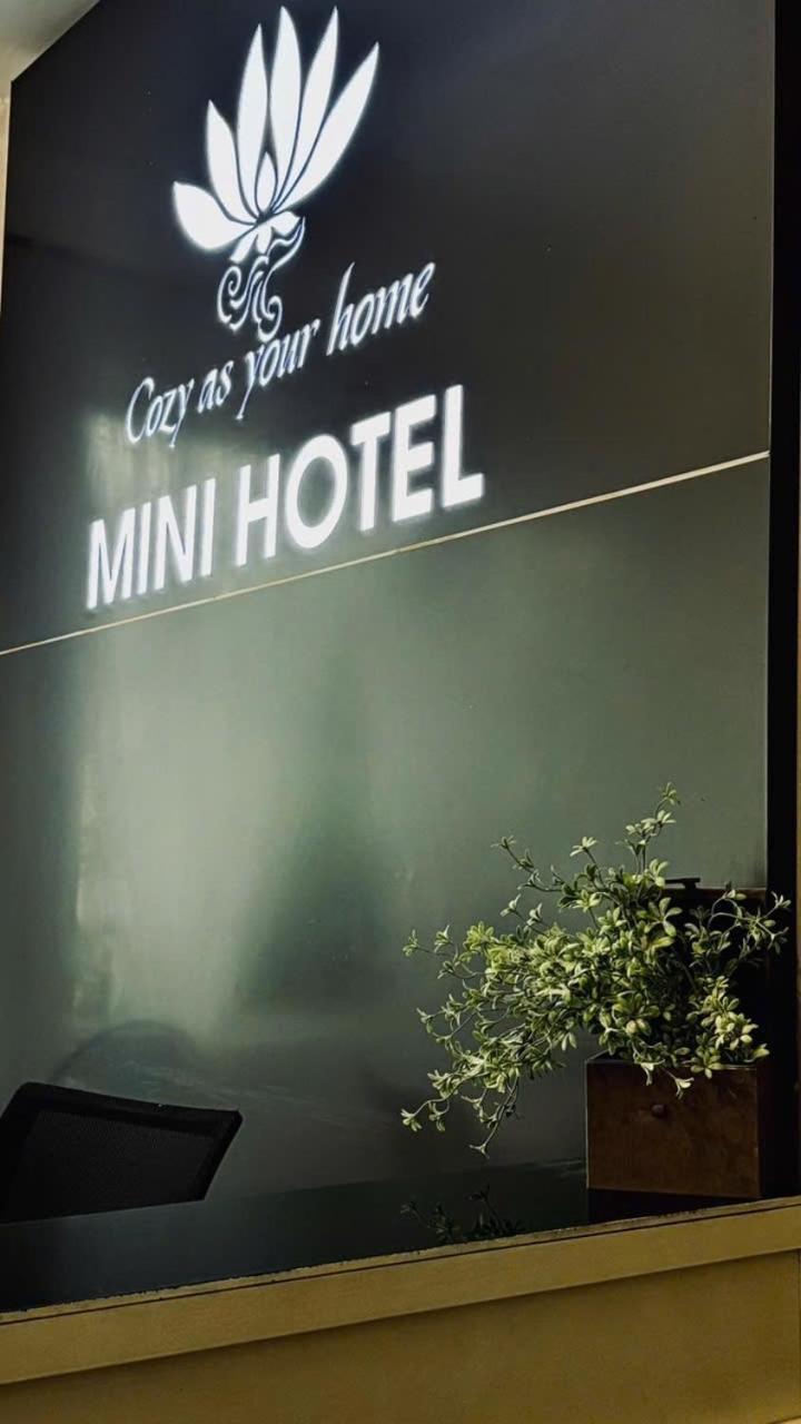 Hotel Mini Phu Tho Esterno foto